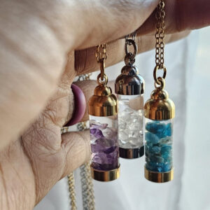Wholesale Tone Copper Crystal Bottle Pendant Necklace With Multicolor Gemstone Stones Electroplating Copper Trendy Boutique Resale Jewelry