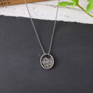 oly-0b0c3b129c667b703e8110b977b2fd6a Wholesale Antique Silver Horse Mountain Pendant Necklace Chic Fashion Accessory For Everyday Wear