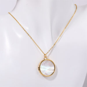 Golden white shell - round