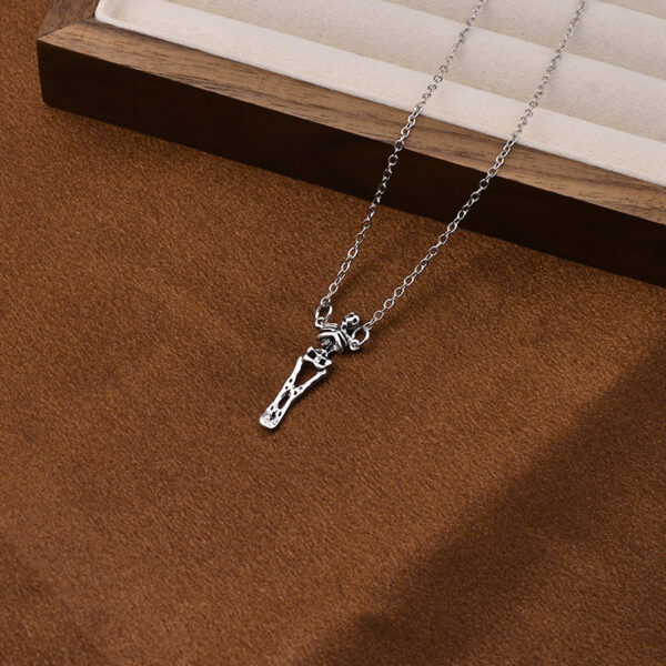 oly-0c057ef90894ca2e118e10d38a4e40cf Wholesale Zinc Alloy Antique Silver Skeleton Pendant Necklace Halloween Gothic Fashion Accessory
