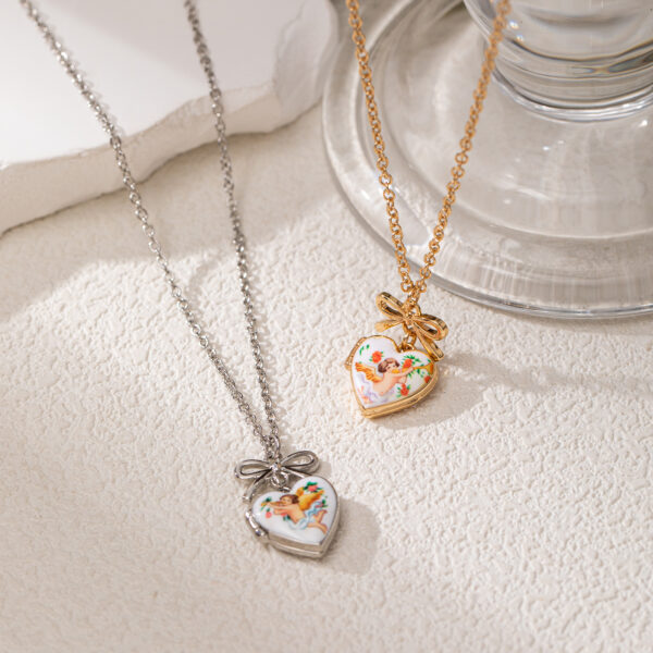 Wholesale Vintage Angel Heart Locket Necklace With Electroplating Copper Bow And Copper Clavicle Chain Gift Boutique Jewelry