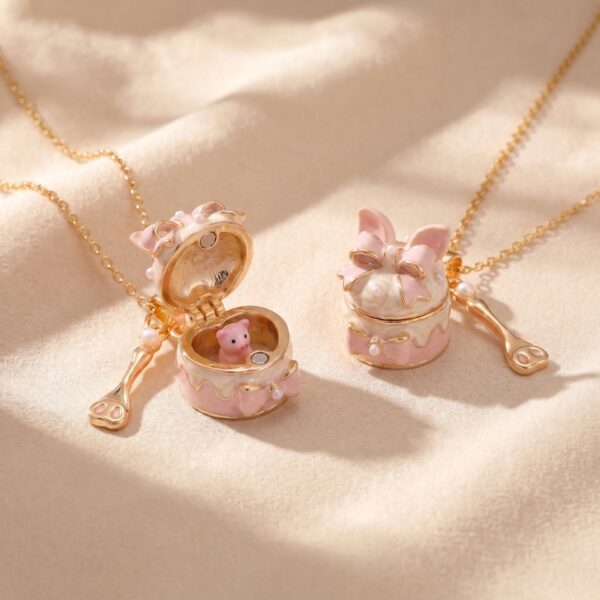 Wholesale Fashion Cake Shaped Openable Bow Pendant Necklace Copper Electroplated Jewelry Accessory Boutique Gift
