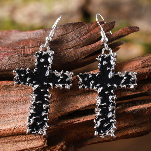 Wholesale Zinc Alloy Hip Hop Cross Jewelry Set Black Lava Texture Necklace And Earrings For Women Stylish Party Gift