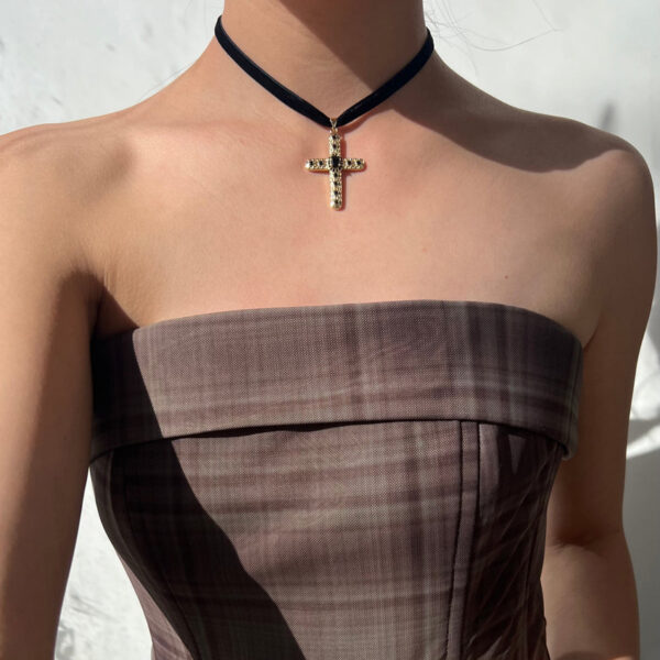 Wholesale Electroplating Tone Gothic Cross Pendant Choker With Zircon And Ribbon Stylish Jewelry Gift For Resale