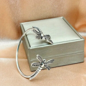 Wholesale Vintage Dragonfly Open Cuff Bracelet For Women Bohemian Silver Electroplated Metal Fashion Accessory For Resale Or Gift