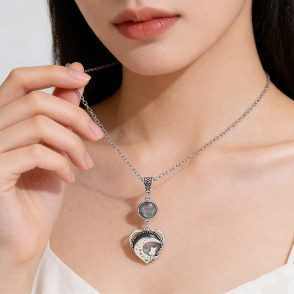 oly-16cdc473f7d3c12f051ec62723676680 Wholesale Antique Silver Gothic Moon Cat Heart Pendant Necklace Unisex Zinc Alloy Chain Trendy Jewelry Accessory For Gift And Boutique Resale
