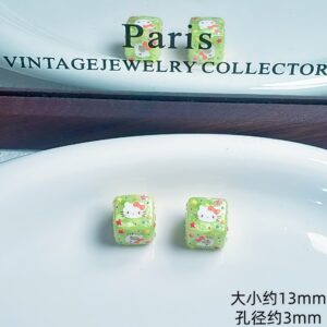 01-Green / Sold per piece
