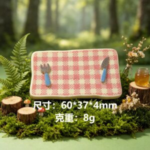 Striped grid plate-pink