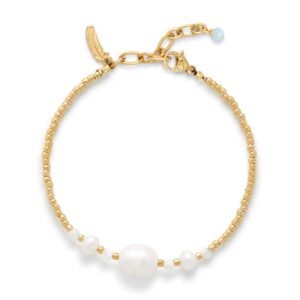 Gold beads and white beads bracelet
