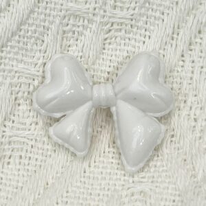 01-Pure White / About 29*33mm in size (sold by piece)