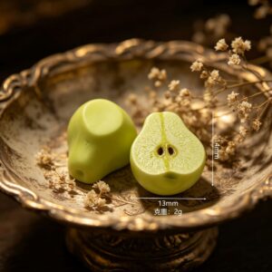 Mini half-cut fruit-green pear