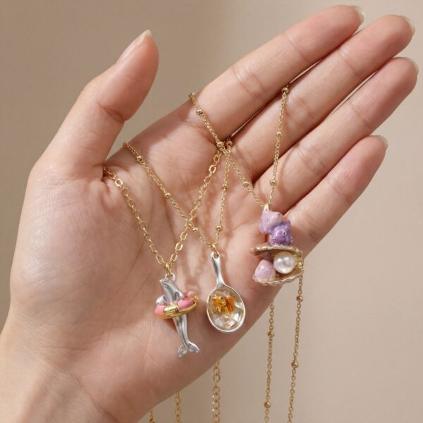 Wholesale Electroplated Copper Dolphin Pendant Necklace Whimsical Marine Design Everyday Jewelry Gift For Women