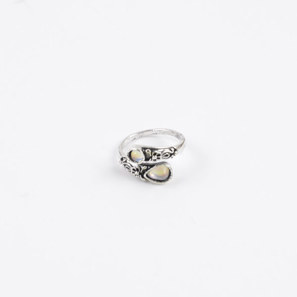 Wholesale Vintage Bohemian Moonstone Design Spoon Shaped Open Ring Antique Silver Finish Zinc Alloy Unisex Jewelry Accessory