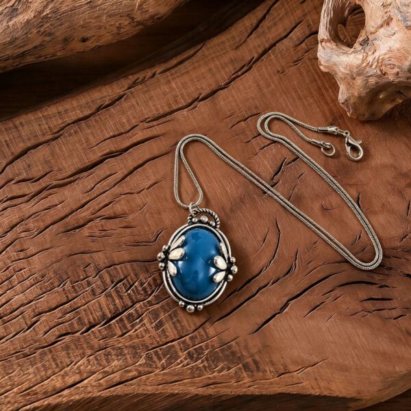 oly-1d58d6ba4ce3292f1bcdbfd07fd5ac04 Wholesale Retro Leaf Blue Gemstone Pendant Necklace Trendy Jewelry Accessory For Gift Boutique