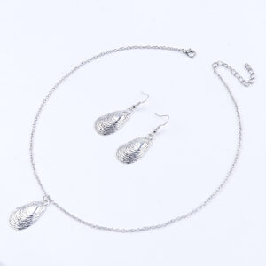 Shell earrings necklace set