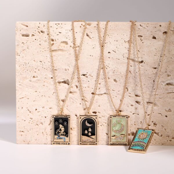 Wholesale Trendy Tarot Sun Moon Star Pendant Necklace Fashion Jewelry Accessory For Gift Boutique Resale