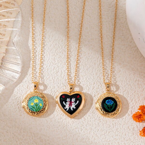 oly-211d85ee49f854e1901acbbaa489ce84 Wholesale Stainless Steel Gold Plated Heart Locket Necklace With Rabbit Design Chic Fashion Accessory For Gift Or Boutique Resale