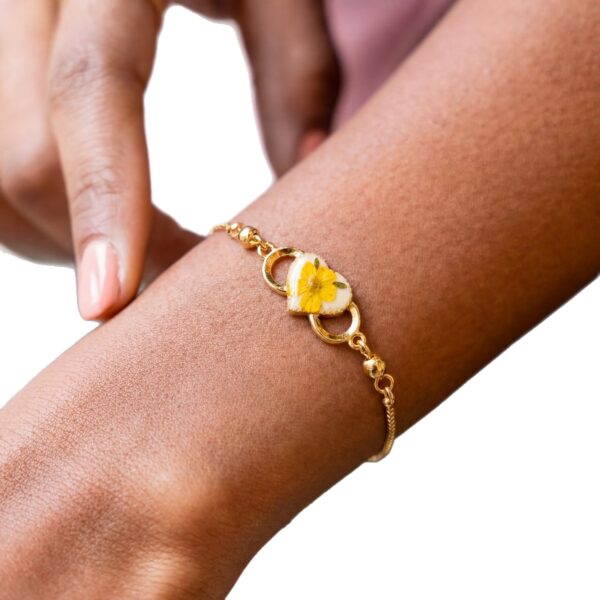 Wholesale Blue Preserved Flower Heart Cloud Resin Bracelet Copper Fashion Accessory Gift For Boutique Resale