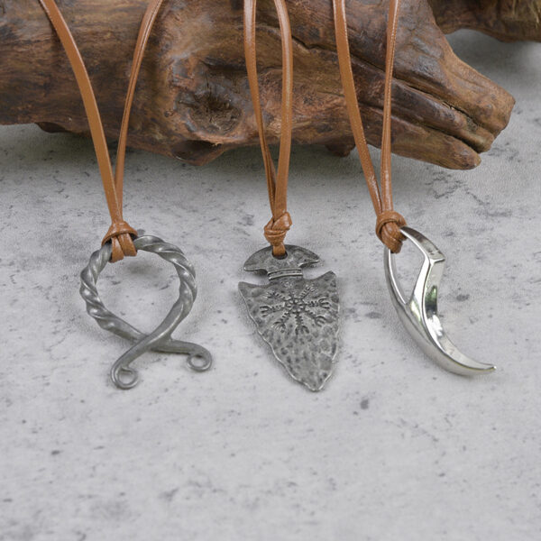 Wholesale Retro Nordic Pendant Necklace Geometric Alloy Chic Jewelry Accessory For Everyday And Boutique Resale