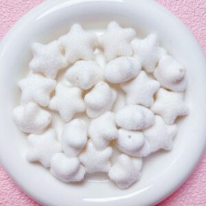 01-white / The size is about 23*21mm, the hole diameter is about 2.6mm (sold by piece)