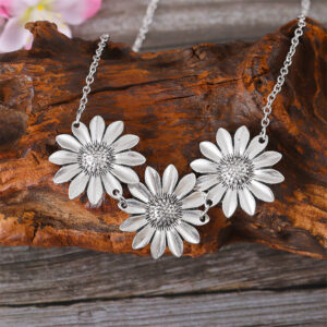 Wholesale Bohemian Sunflower Pendant Necklace Ancient Silver Zinc Alloy Boutique Resale