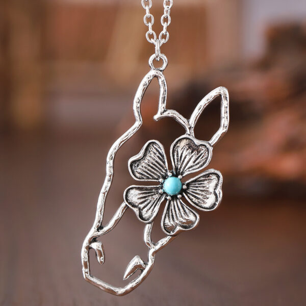 Wholesale Retro Geometric Hollow Flower Zodiac Pendant Necklace In Zinc Alloy Trendy Jewelry Accessory For Resale