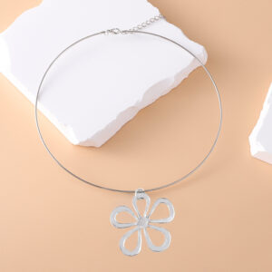 Wholesale Retro Geometric Flower Choker Necklace Antique Silver Hollow Circle Design Fashion Decorative Jewelry Boutique Gift