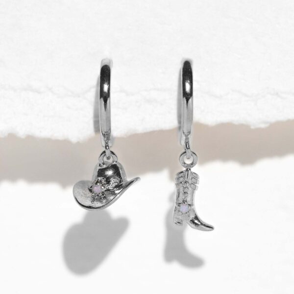 oly-2aa48d380f023872e18cbe4da41577e1 Wholesale Stylish Cowboy Boot And Hat Pendant Earrings Silver Electroplated Copper Trendy Jewelry Accessory Boutique Resale