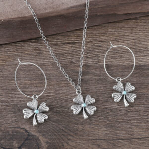 Wholesale Zinc Alloy Electroplated Bohemian Vintage Lucky Clover Necklace And Earring Set With Turquoise Pattern For Party Wear