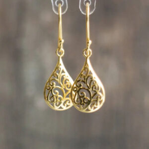oly-2d8284ad89f098052985f176dacc1882 Wholesale Stylish Retro Hollow Plant Pendant Earrings For Party Wear Zinc Alloy Electroplating Geometric Jewelry Accessory