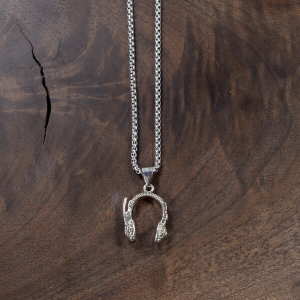 Wholesale Silver Tone Headphone Pendant Necklace Retro Punk Hip Hop Streetwear Zinc Alloy Jewelry Accessory Gift