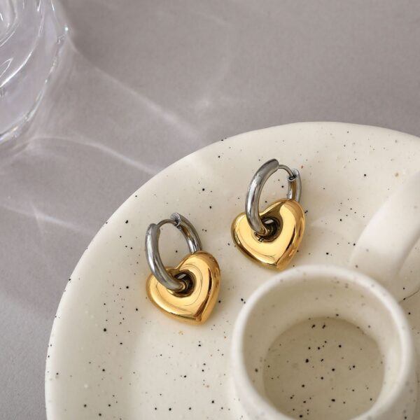 oly-32b26e9df701144a22d7f3791f53a1c9 Wholesale Titanium Steel Electroplated Lucky Star Earrings French Contrast Color Oval Ear Cuffs Fashion Jewelry For Women