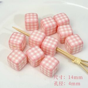 02-pink plaid square / The size is about 14mm, the hole diameter is about 4mm (sold by piece)