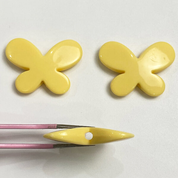 oly-3375870662e6028cdf0515c85dc23320 Wholesale Macaron Butterfly Acrylic Loose Beads DIY Phone Charm Jewelry Accessory Boutique Gift