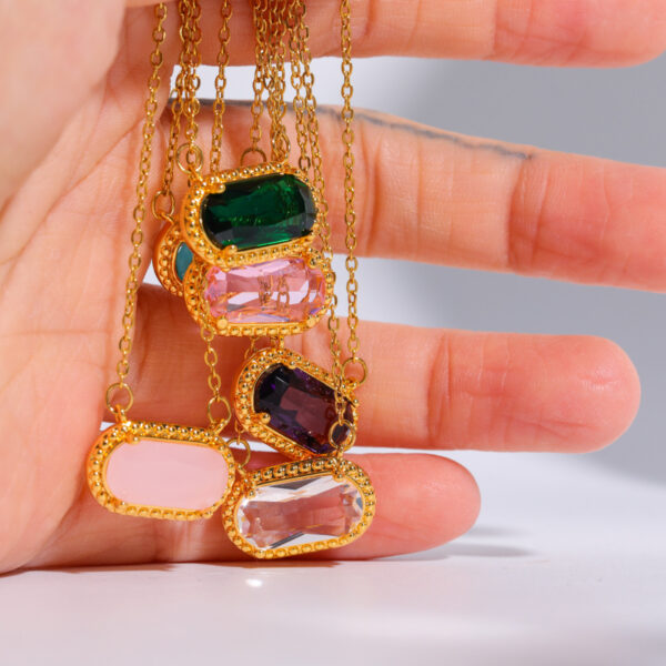 oly-34ca11c5ff6ec3df4a9afd20ec807d28 Wholesale Chic Emerald Green Zircon Collarbone Necklace Oval Pendant Copper Gift Jewelry