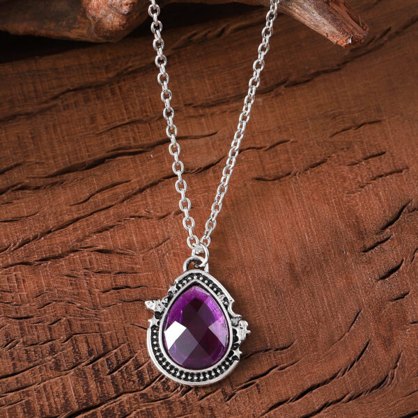 oly-36586c5463f6cb312b5921054f6a8903 Wholesale Vintage Carved Drop Pendant Necklace Antique Silver Tone Alloy Jewelry Accessory Boutique Style For Women
