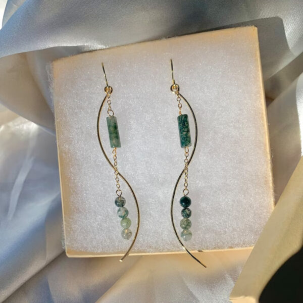 Wholesale Vintage Palace Green Gemstone Tassel Drop Earrings For Women Fashion Jewelry Accessory Boutique Resale Gift