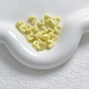 07-light yellow / Size is about 8mm, hole diameter is about 1.4mm
