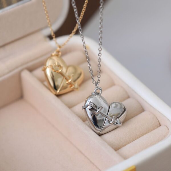 oly-3a3b72f4e84d5318c7ce272e1d987c83 Wholesale Stylish Openable Heart Locket Necklace Electroplating Copper Photo Pendant Jewelry For Gift