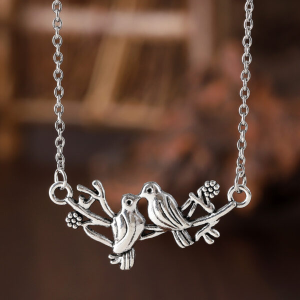 oly-3aa6ee0be65bcadd030674bdb9e8021c Wholesale Vintage Bird Branch Pendant Necklace Ancient Silver Zinc Alloy Jewelry Accessory For Gift And Boutique Resale