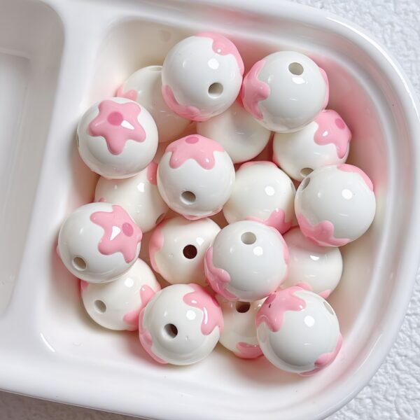 Wholesale Stylish Hand-Painted Flower Heart Acrylic Loose Beads for DIY Jewelry Keychain Phone Charm Craft Supply