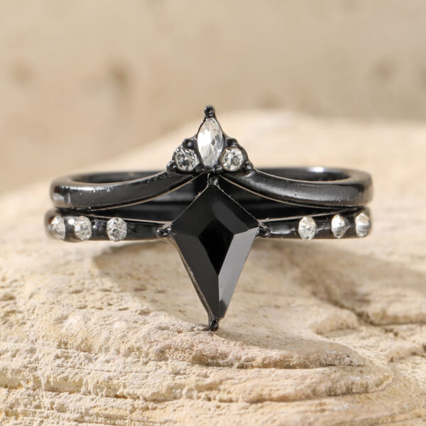Wholesale Electroplated Black Alloy 2 Piece Ring Set For Women Fashion Jewelry Gift