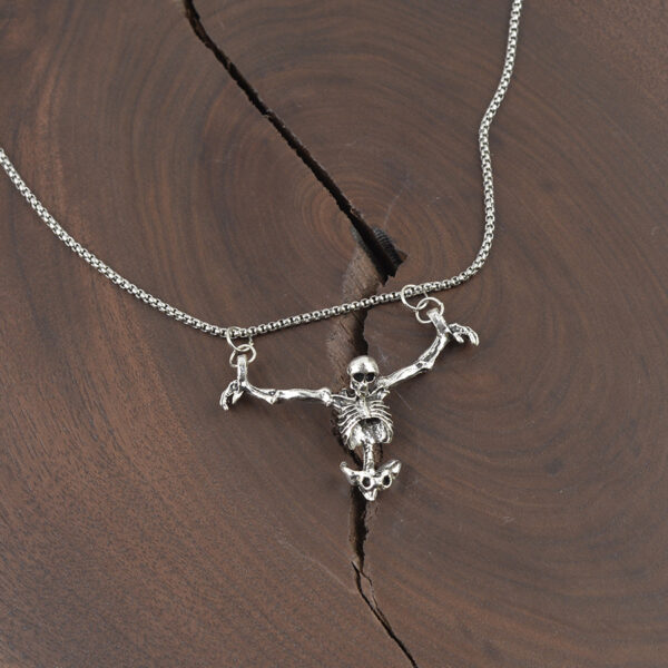 oly-3c928c5ea12bd6516f995bae2fb1801a Wholesale Antique Silver Skull Pendant Necklace Gothic Halloween Style Punk Jewelry Accessory For Gift Boutique Resale
