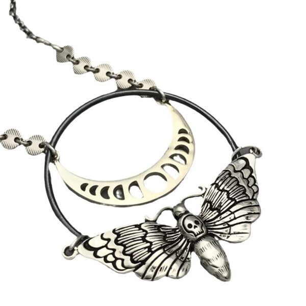 oly-3f096a1591cc66ab22cb19ca5c67145e Wholesale Crescent Moon Moth Pendant Necklace Antique Silver Fashion Jewelry Accessory Gift Resale