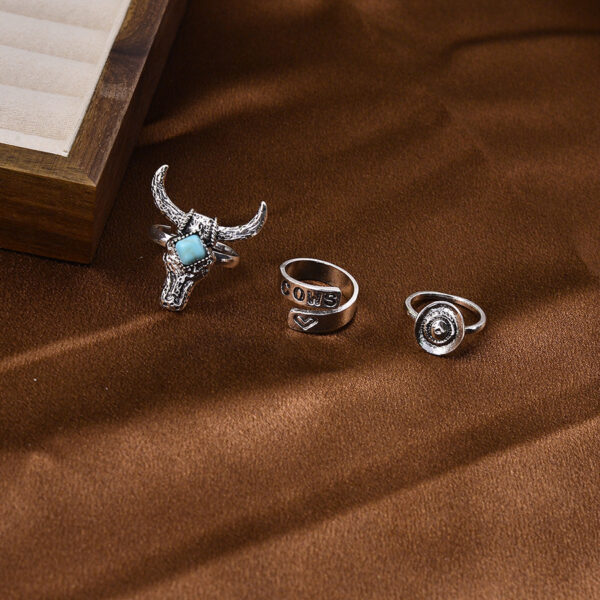 Wholesale Trendy Western Cowboy Retro Ethnic Style Imitation Turquoise Bull Head Ring Fashion Jewelry Accessory For Casual Party Gift