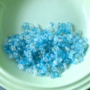 05-light blue / Size about 4*6mm