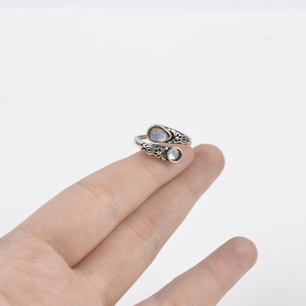 Wholesale Vintage Bohemian Moonstone Design Spoon Shaped Open Ring Antique Silver Finish Zinc Alloy Unisex Jewelry Accessory
