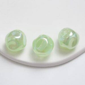 05-light green / The size is about 16mm, and the aperture is about 2.5mm