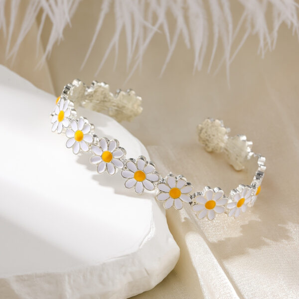 oly-45927f78b4dc0b4bb266ef2cf33d88c0 Wholesale Vintage White Enamel Bracelet Retro Metal Women S Bangle Chic Party Gift