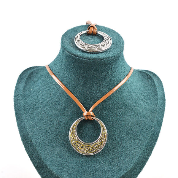 oly-45cc0a4169abc018dae25eccd9707914 Wholesale Electroplated Celtic Knot Round Pendant Necklace With Adjustable Leather Cord Nordic Retro Style Zinc Alloy Fashion Accessory